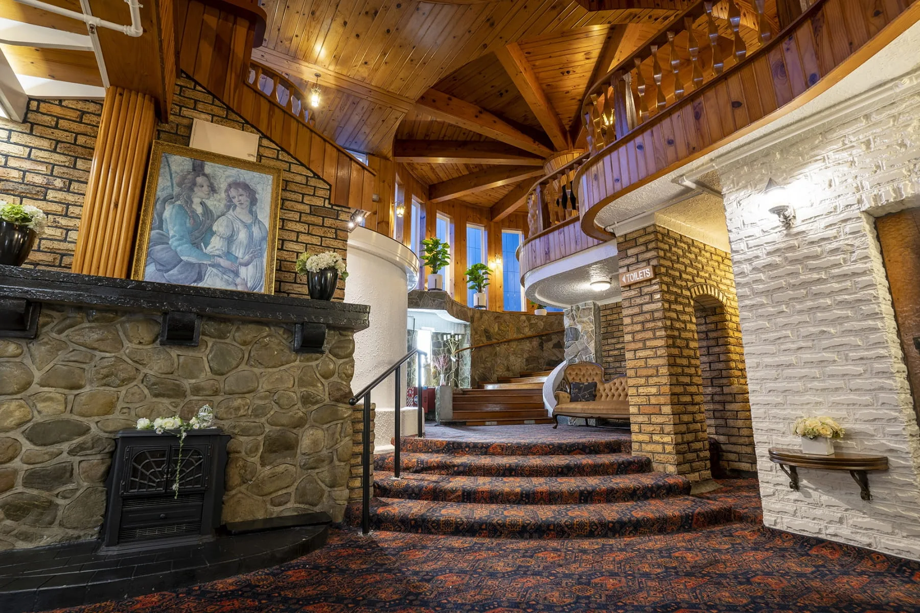 Wallaceville House set within four acres of gardens and native bush