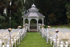 outdoor-ceremony-area-with-aisle-medium